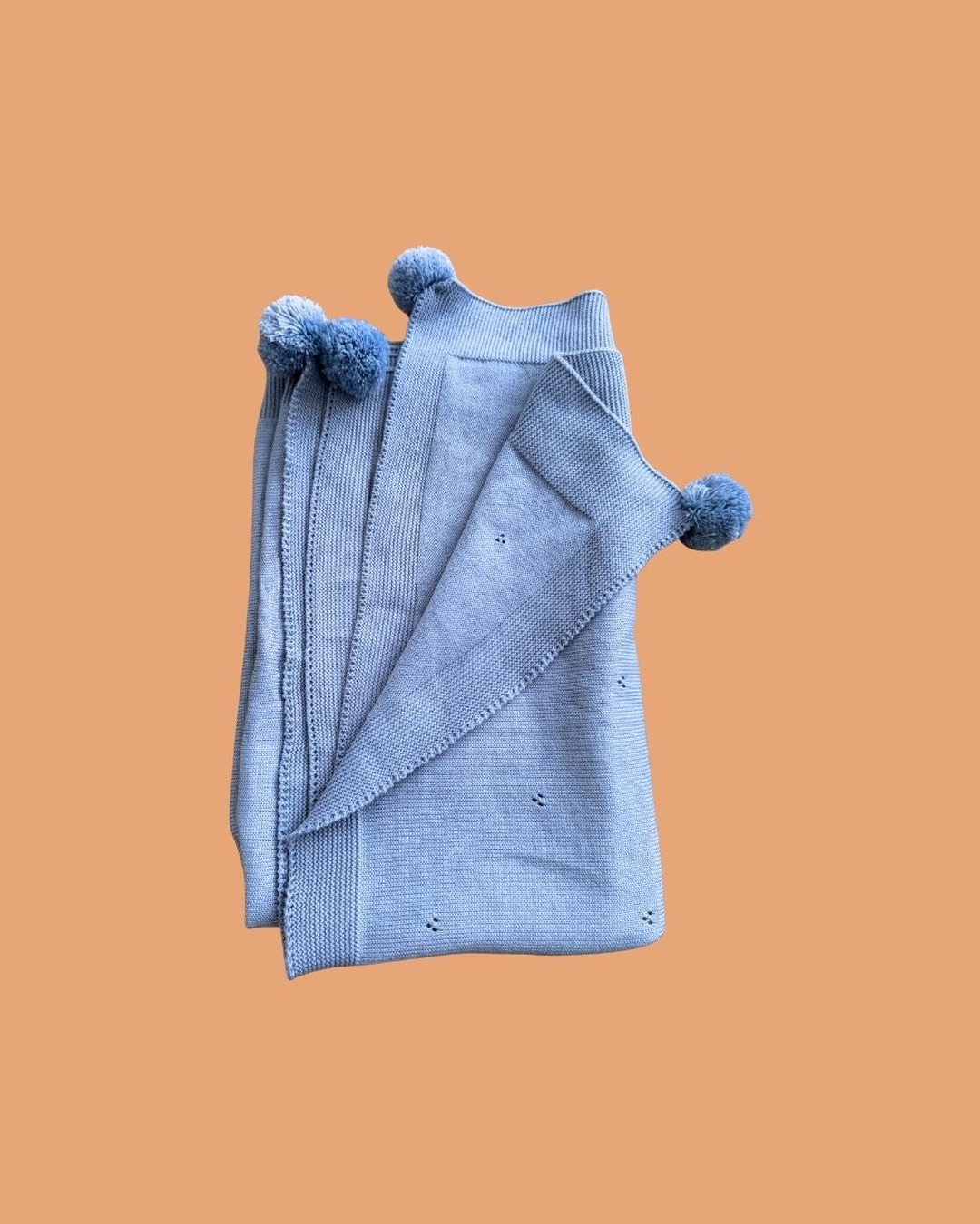 First blanket · Azul fuerte