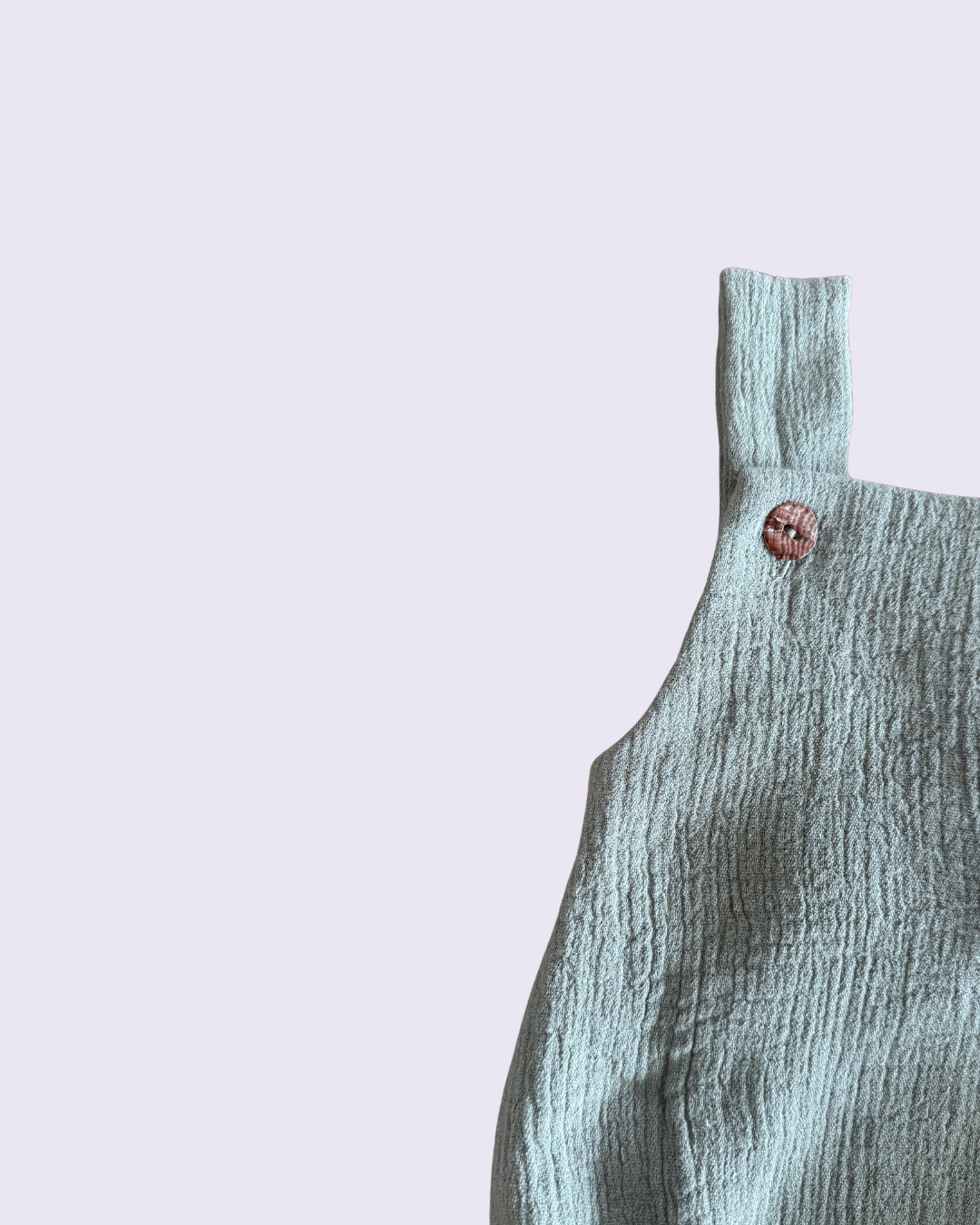 Strap Romper detalle · Sage