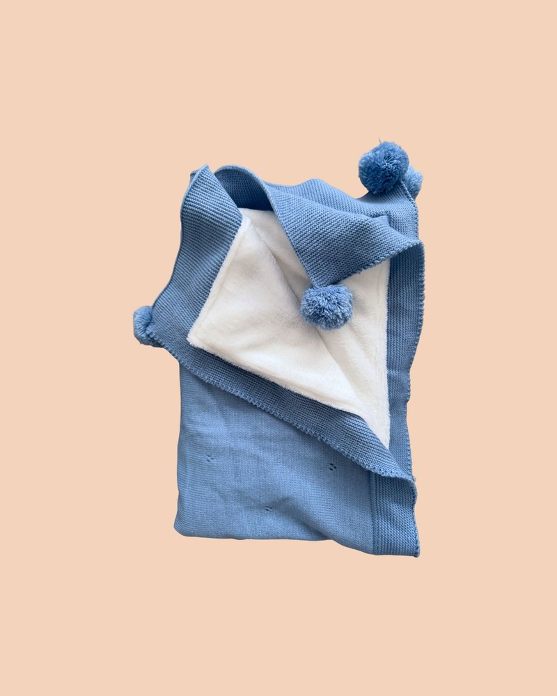 Warm blanket · Azul fuerte